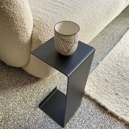 Meni15 - Steel Stand - Black