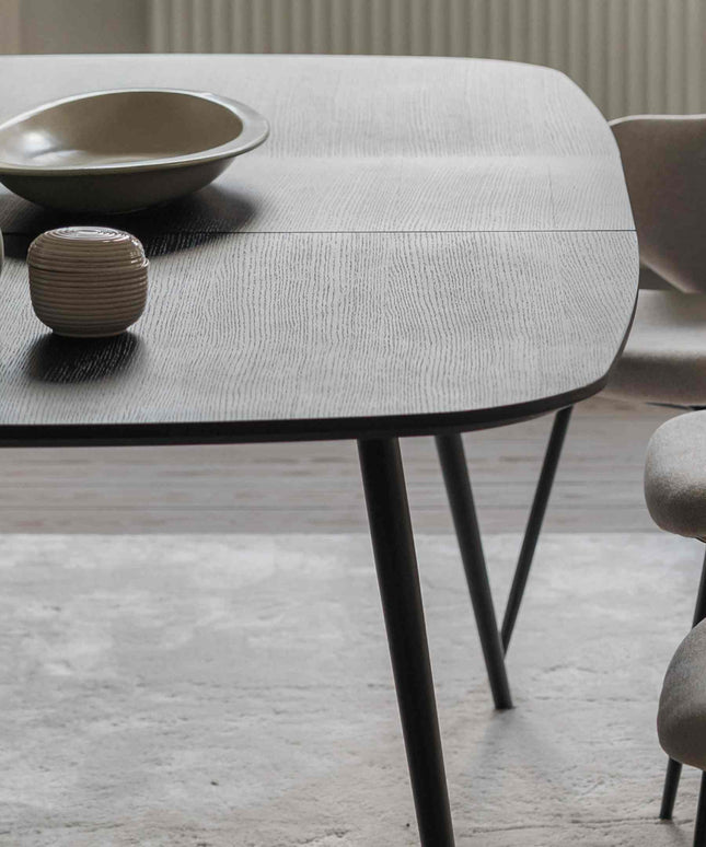 Eettafel  -  zwart eiken