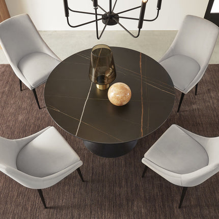 Round eettafel met stoelen